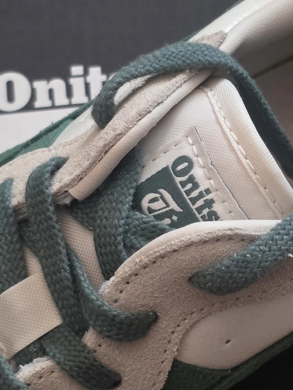Onitsuka Tiger by Asics Men’s Cream & Green Low-Top Sneakers US Size 9.5 - Picture 4 of 11
